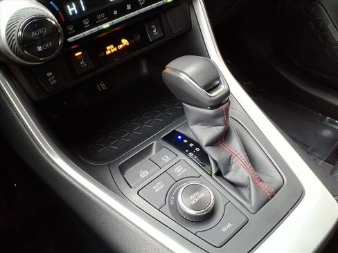 Certified 2025 Toyota RAV4 SE image 19