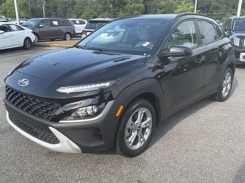 Certified 2023 Hyundai Kona SEL AWD/4WD image 3