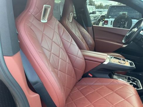 Used 2022 BMW iX xDrive50 w/ Sport Package AWD/4WD image 10