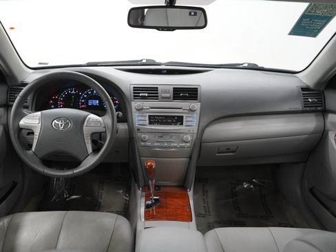 Used 2011 Toyota Camry XLE w/ XLE Extra-Value Pkg #1 FWD image 14