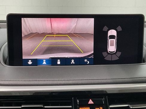 Used 2023 Acura MDX SH-AWD w/ Technology Package image 16