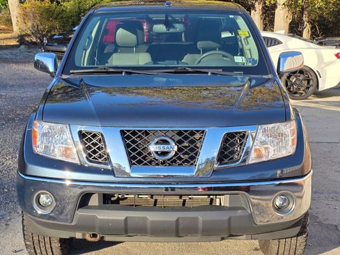 Used 2013 Nissan Frontier SL w/ Moonroof Pkg image 8