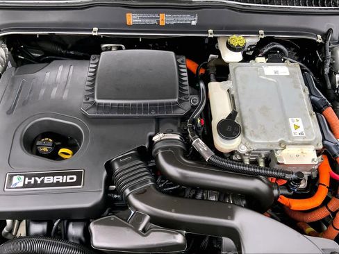 Used 2019 Ford Fusion SE FWD image 28