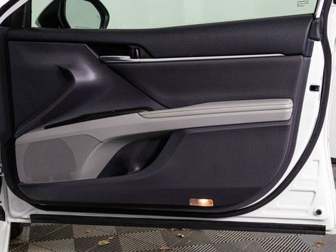 Used 2022 Toyota Camry XSE image 41