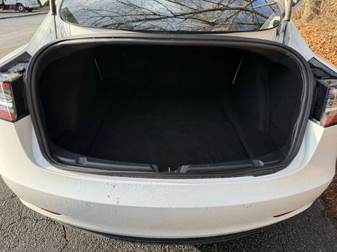 Used 2018 Tesla Model 3 Mid Range RWD image 9