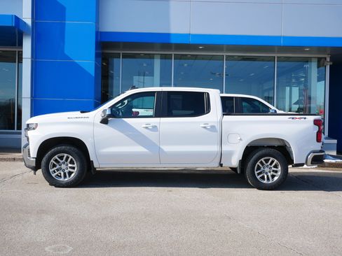 Used 2022 Chevrolet Silverado 1500 LT AWD/4WD image 5