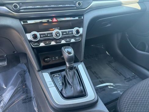 Used 2020 Hyundai Elantra SE w/ Cargo Package (C1) FWD image 10