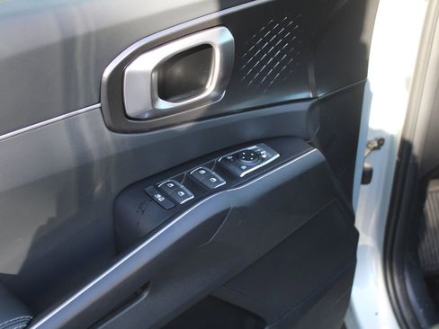 New 2026 Kia Sorento LX FWD image 19
