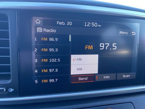 Used 2020 Kia Sportage LX image 32