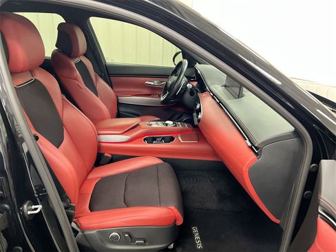 Used 2023 Genesis GV70 2.5T w/ Sport Prestige Package image 22