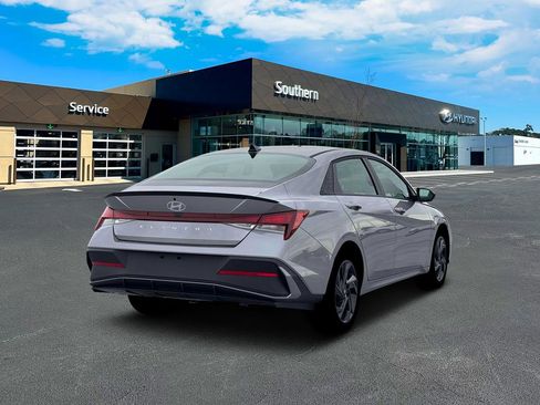 New 2026 Hyundai Elantra Sport FWD image 8