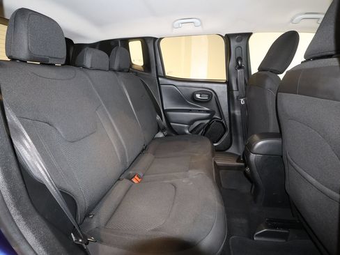 Used 2019 Jeep Renegade Altitude w/ Quick Order Package 2XM AWD/4WD image 25