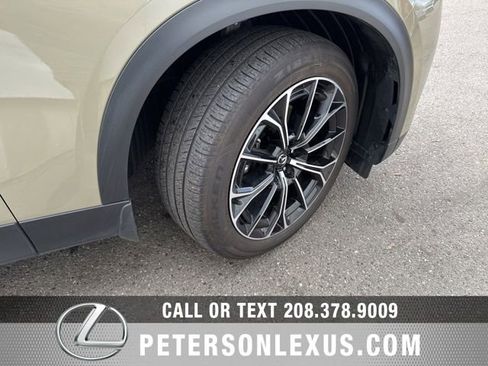 Used 2025 MAZDA CX-70 Plug-In Hybrid w/ Premium Plus AWD/4WD image 11