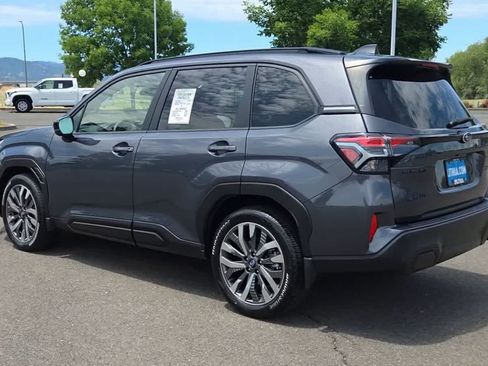 Used 2025 Subaru Forester Touring AWD/4WD image 6