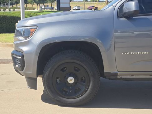 Used 2022 Chevrolet Colorado W/T AWD/4WD image 8