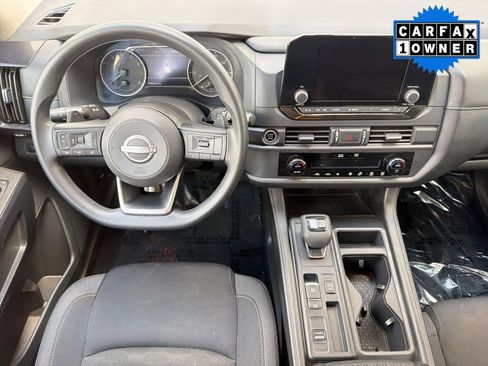 Used 2024 Nissan Pathfinder S FWD image 26