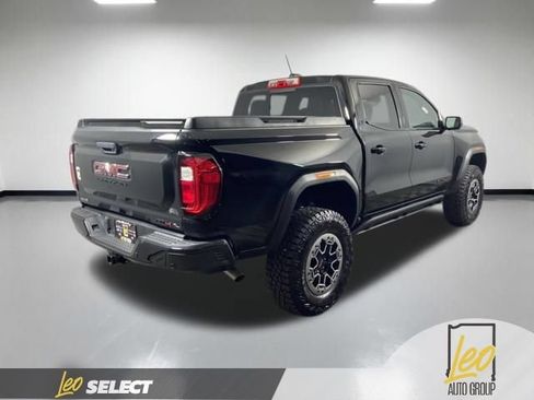 Used 2023 GMC Canyon AT4X w/ Edition 1 AWD/4WD image 7