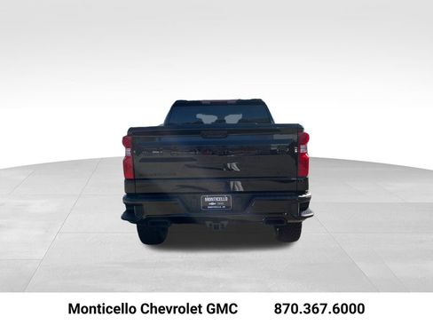 New 2026 Chevrolet Silverado 1500 Custom Trail Boss w/ Midnight Edition AWD/4WD image 4