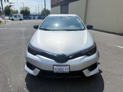 Used 2018 Toyota Corolla iM w/ Carpet Mat Package (TMS) FWD image 6