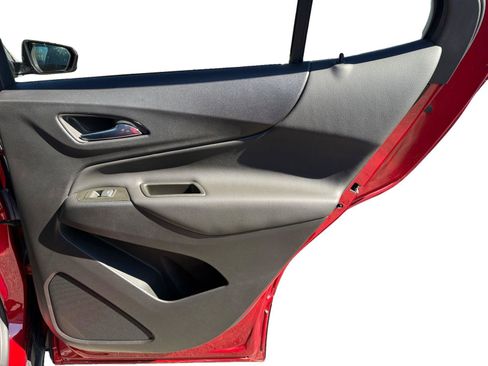 Used 2023 Chevrolet Equinox LT image 19