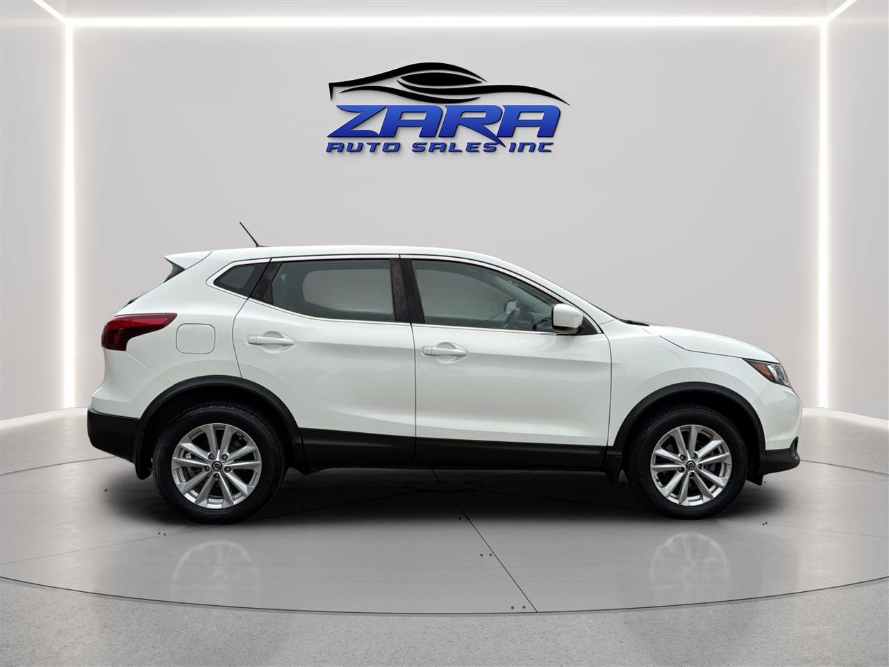 Used 2019 Nissan Rogue Sport S w/ Appearance Package AWD/4WD image 8