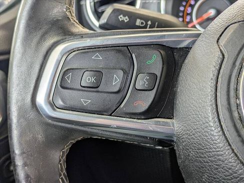 Used 2019 Jeep Wrangler Unlimited Sahara AWD/4WD image 6