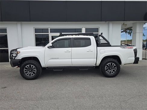 Used 2023 Toyota Tacoma TRD Sport image 4