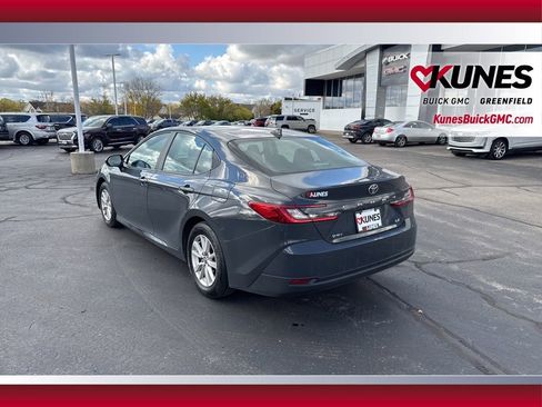 Used 2025 Toyota Camry LE image 7