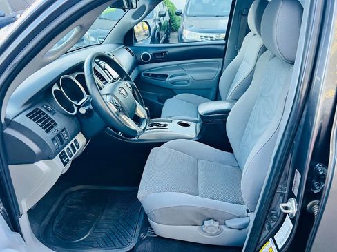 Used 2014 Toyota Tacoma 4x4 Double Cab w/ TRD Sport Package image 13