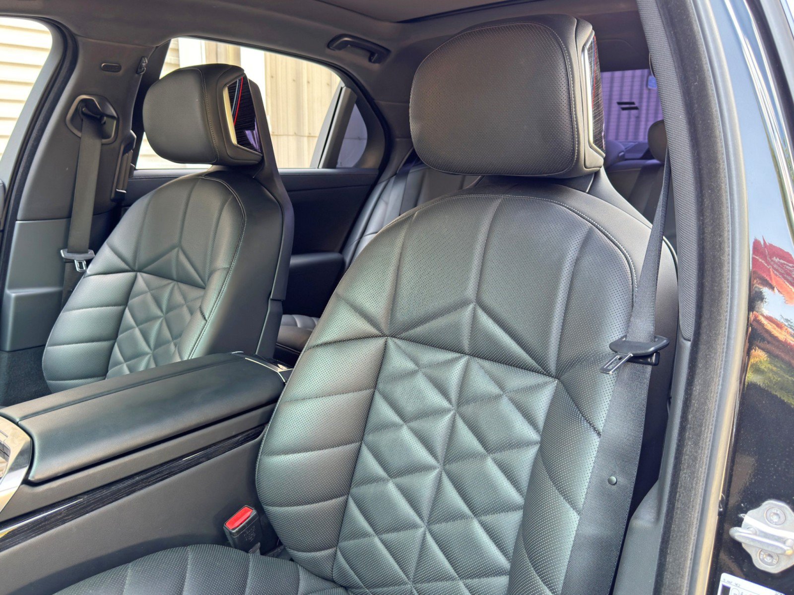 Used 2023 BMW 740i w/ Parking Assistance Package RWD image 42