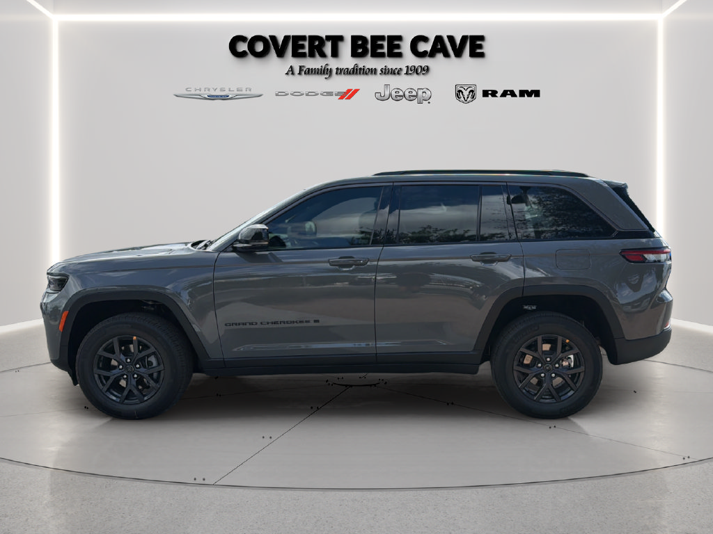 New 2027 Jeep Grand Cherokee Altitude RWD image 4