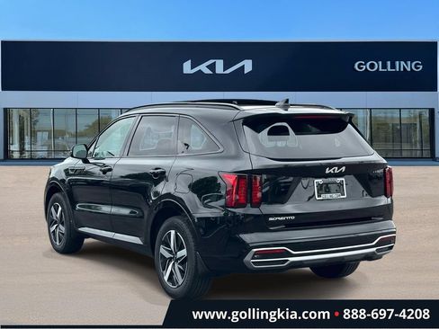 Certified 2023 Kia Sorento S w/ Panoramic Sunroof Package FWD image 4