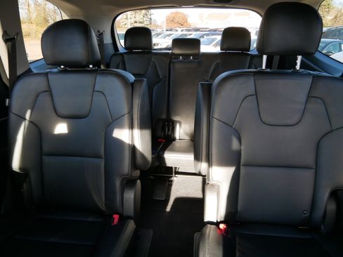 Used 2023 Kia Telluride S image 13