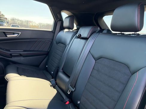 Used 2024 Ford Edge ST-Line image 33