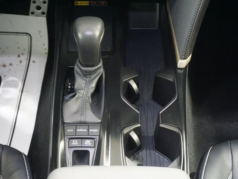 Used 2025 Toyota Camry SE w/ Convenience Package image 31