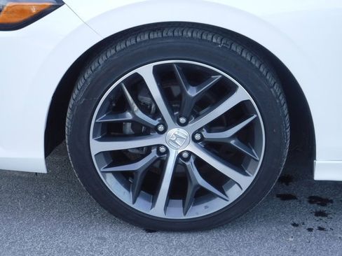 Used 2022 Honda Civic Touring image 4