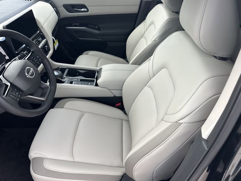New 2026 Nissan Pathfinder SL FWD image 15