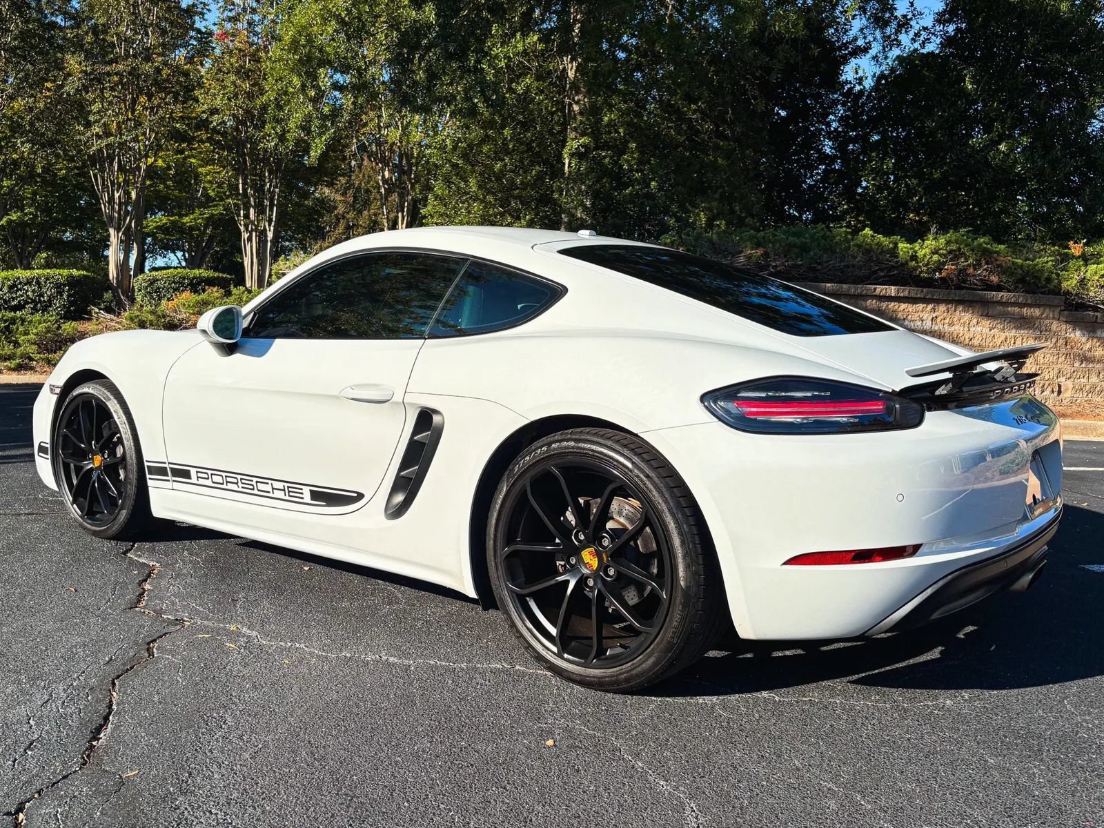 Used 2018 Porsche 718 Cayman RWD image 11