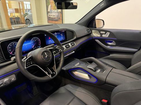 Certified 2025 Mercedes-Benz GLS 450 4MATIC image 5