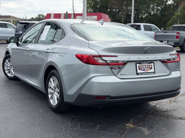 Used 2025 Toyota Camry LE FWD image 3