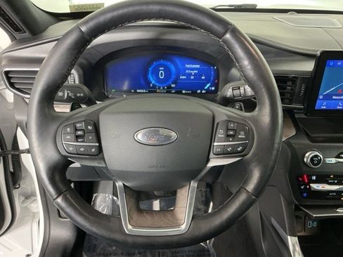 Used 2020 Ford Explorer Platinum image 19