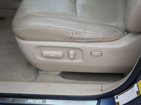 Used 2007 Toyota Highlander Limited AWD/4WD image 17