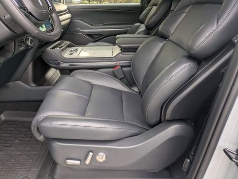 New 2025 Lincoln Navigator Reserve w/ Jet Appearance Package image 18