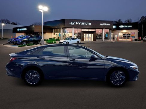 New 2026 Hyundai Elantra Sport image 9