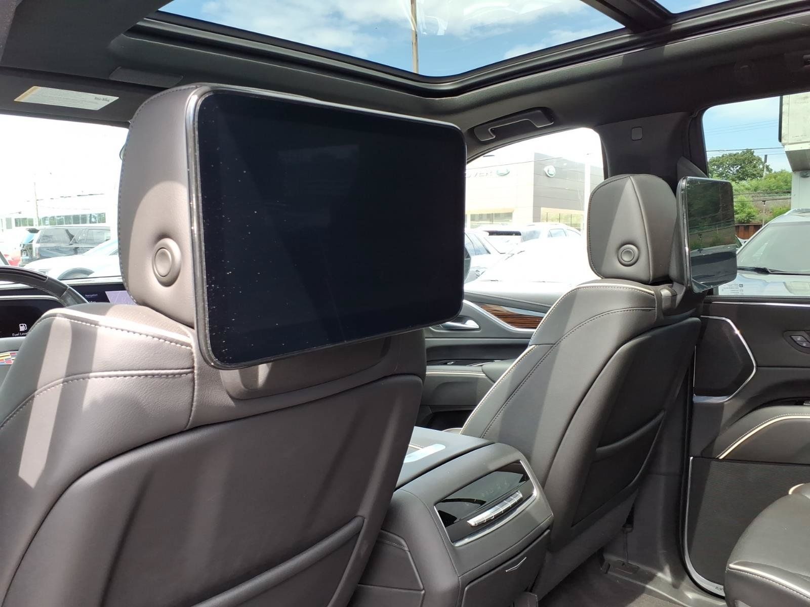 Certified 2023 Cadillac Escalade Premium Luxury w/ LPO, Floor Liner Package AWD/4WD image 16