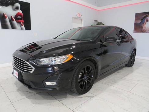 Used 2019 Ford Fusion SE w/ Equipment Group 151A image 8