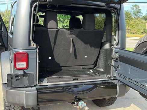 Used 2017 Jeep Wrangler Sport AWD/4WD image 21