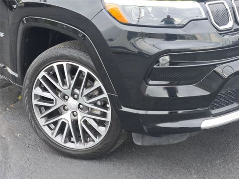 Certified 2022 Jeep Compass Limited w/ Elite Group image 3