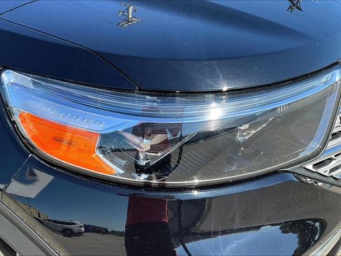 Used 2022 Ford Explorer Limited image 28