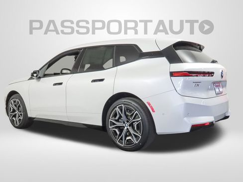 Used 2026 BMW iX xDrive45 image 5